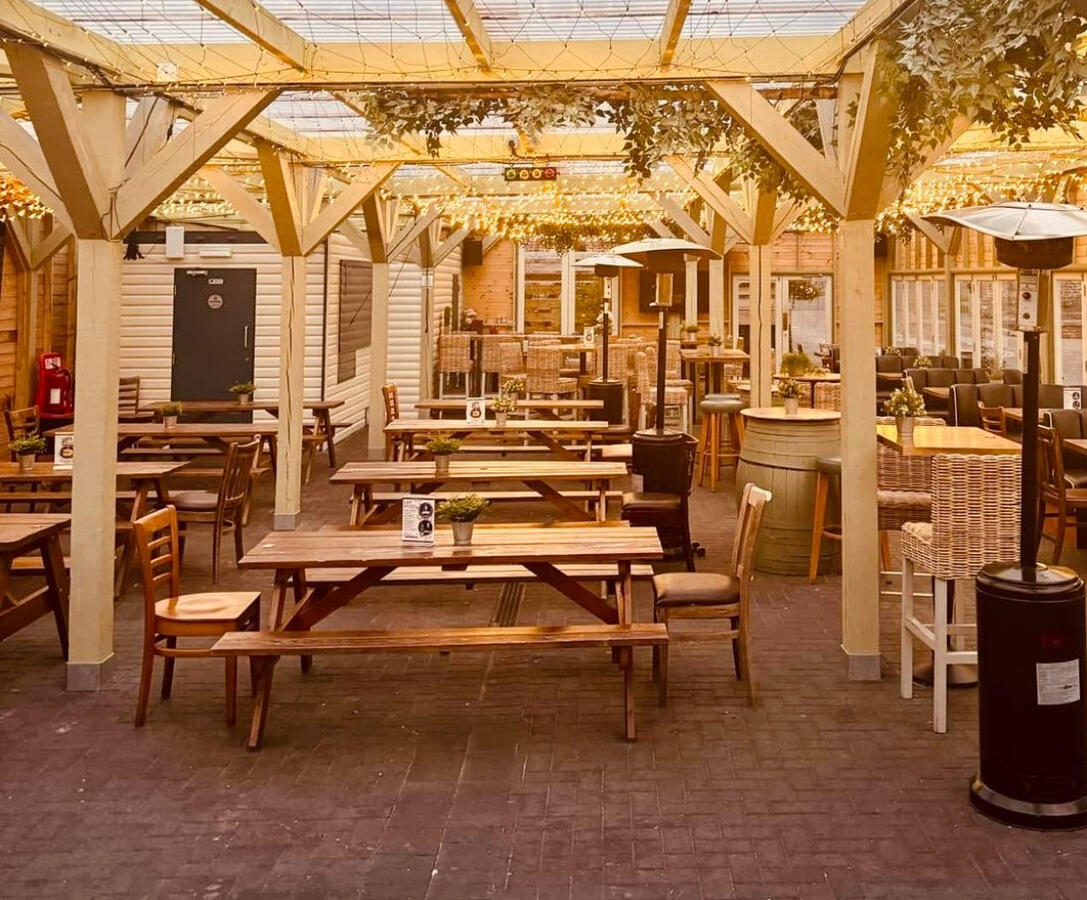 Hugo’s Bar & Pavilion