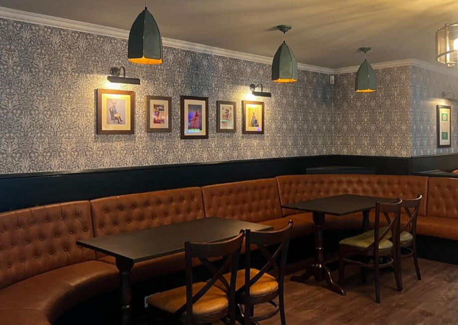 Edward's Bar & Grill